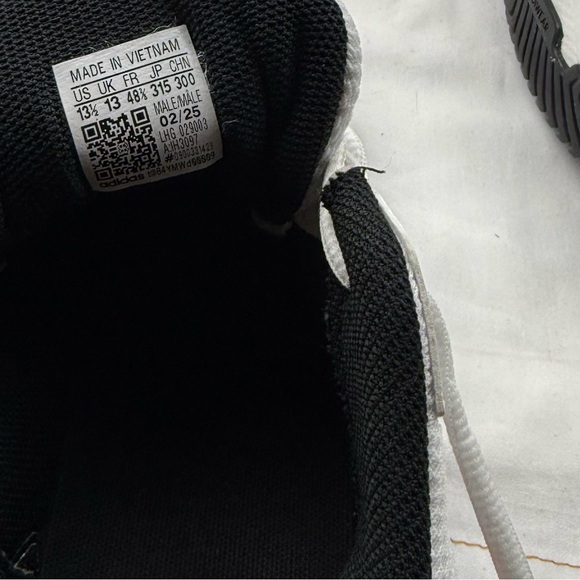 adidas White and Red Sneakers - Picture 6 of 8